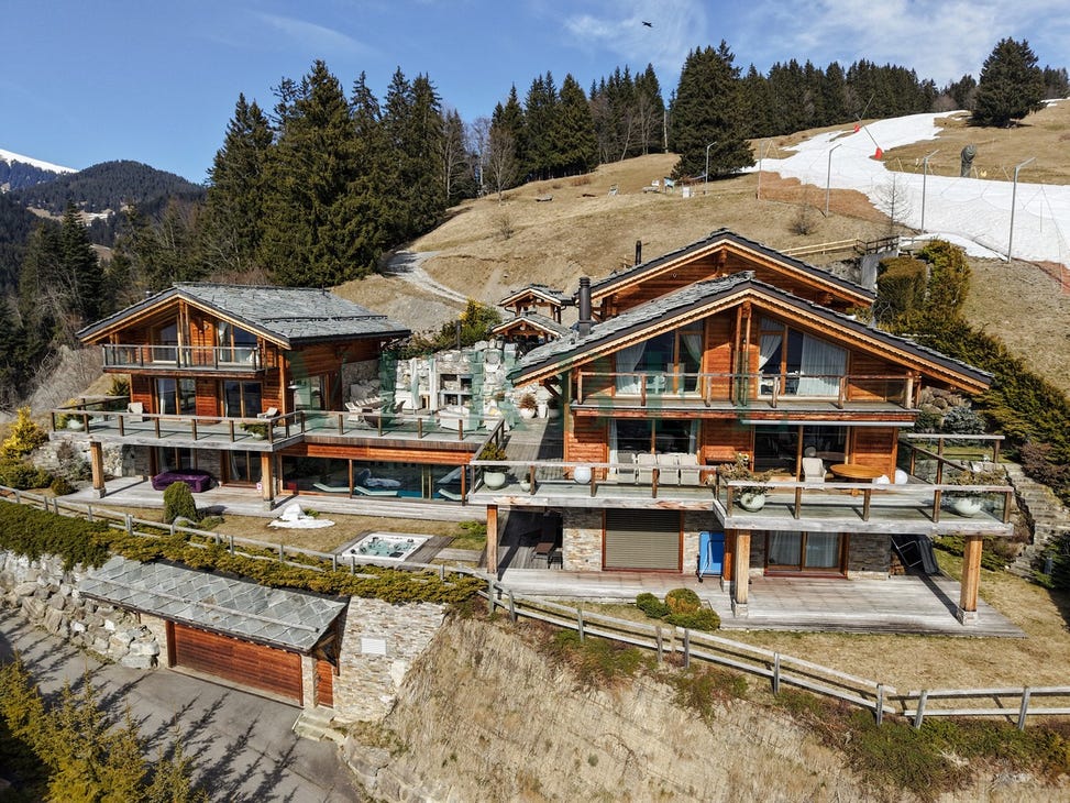 6fa20c477c8ded35cb9c8e71d60ff00b