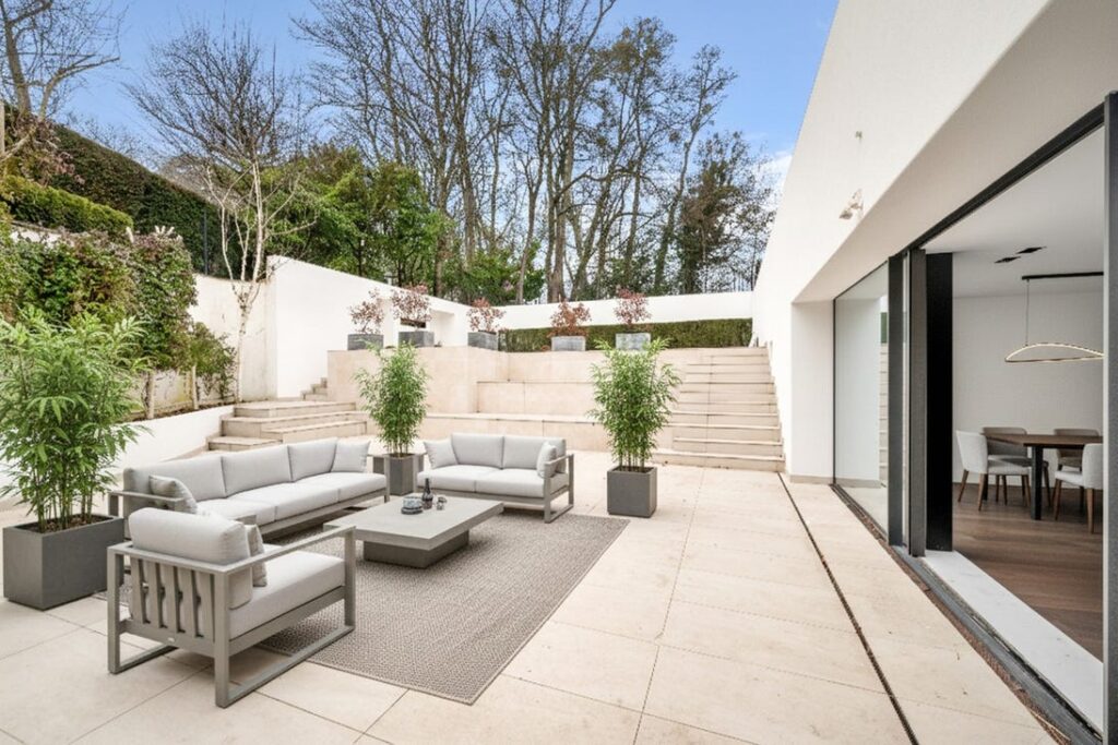 b221d8d9f2797fb07f9fc0bfe9a8c7d2